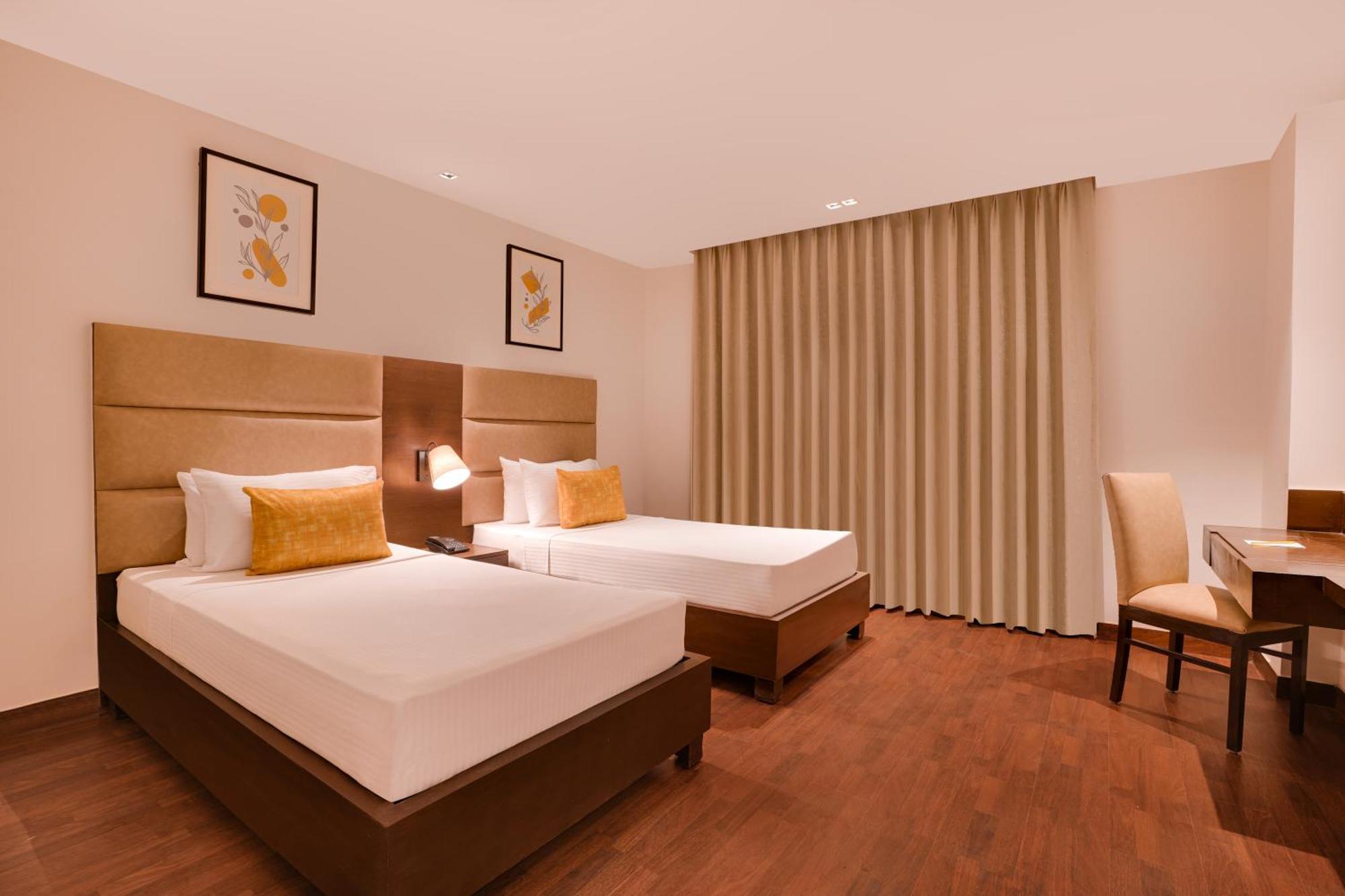 Lemon Tree Hotel, Noida Extérieur photo