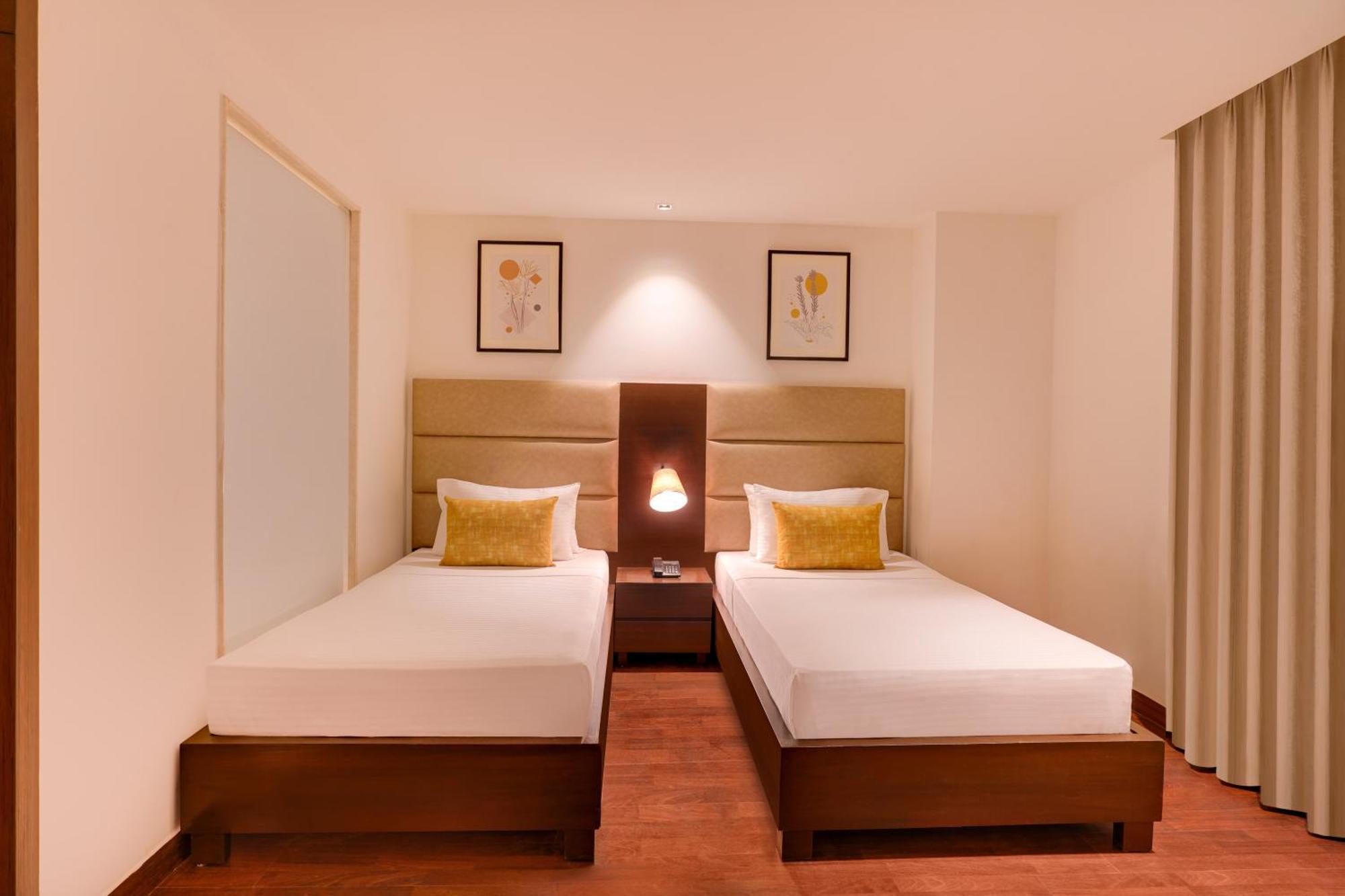 Lemon Tree Hotel, Noida Extérieur photo