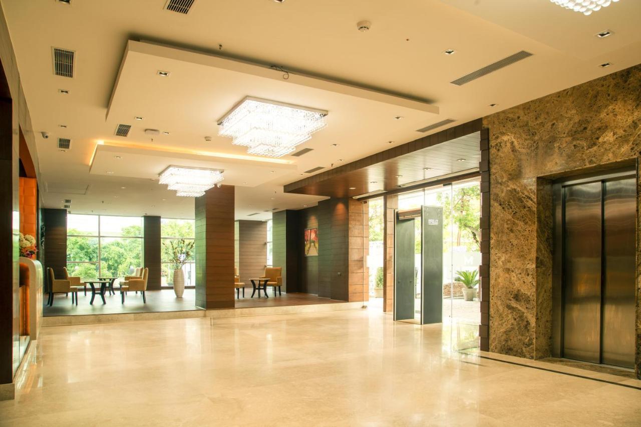 Lemon Tree Hotel, Noida Extérieur photo