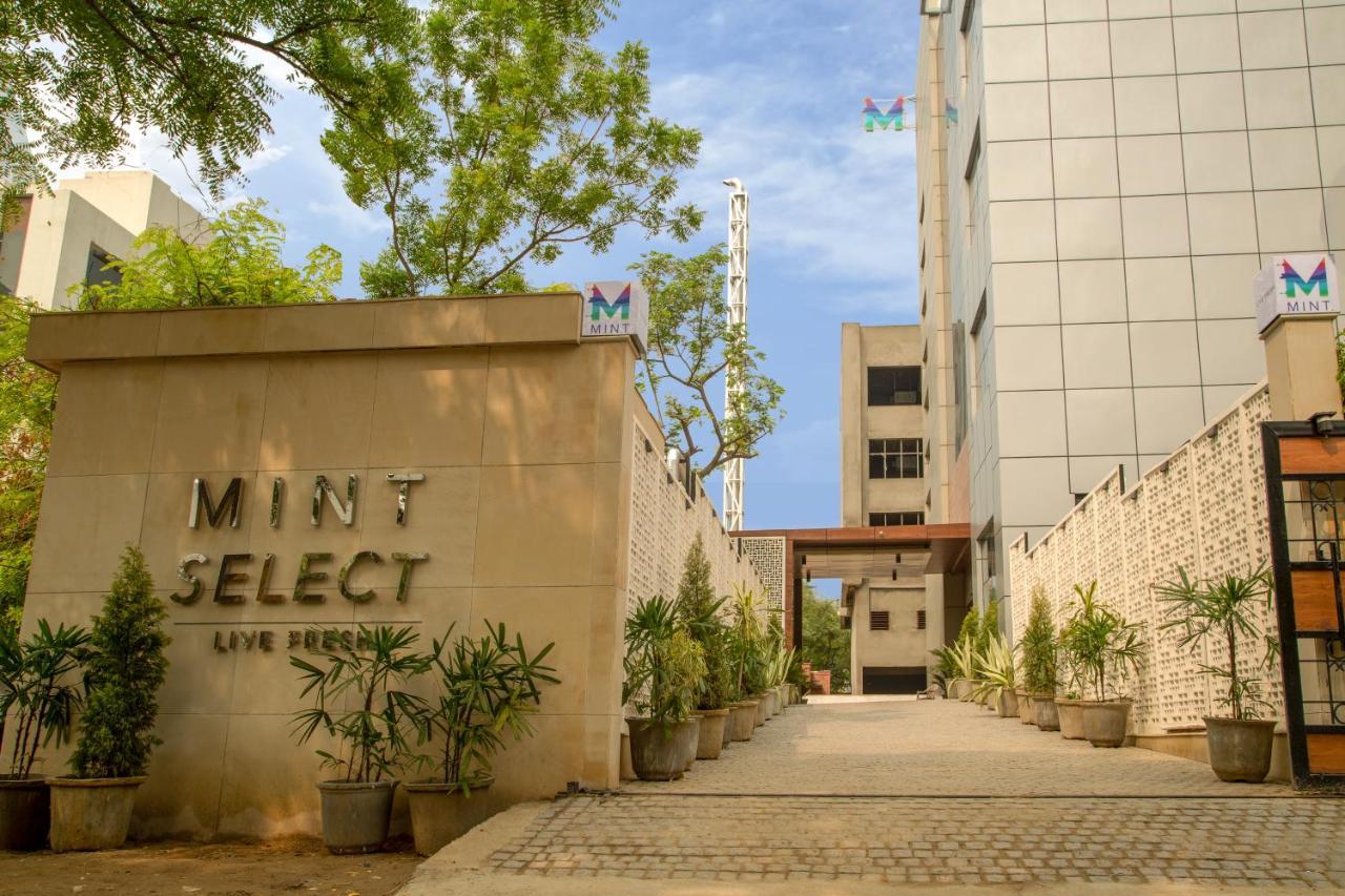Lemon Tree Hotel, Noida Extérieur photo