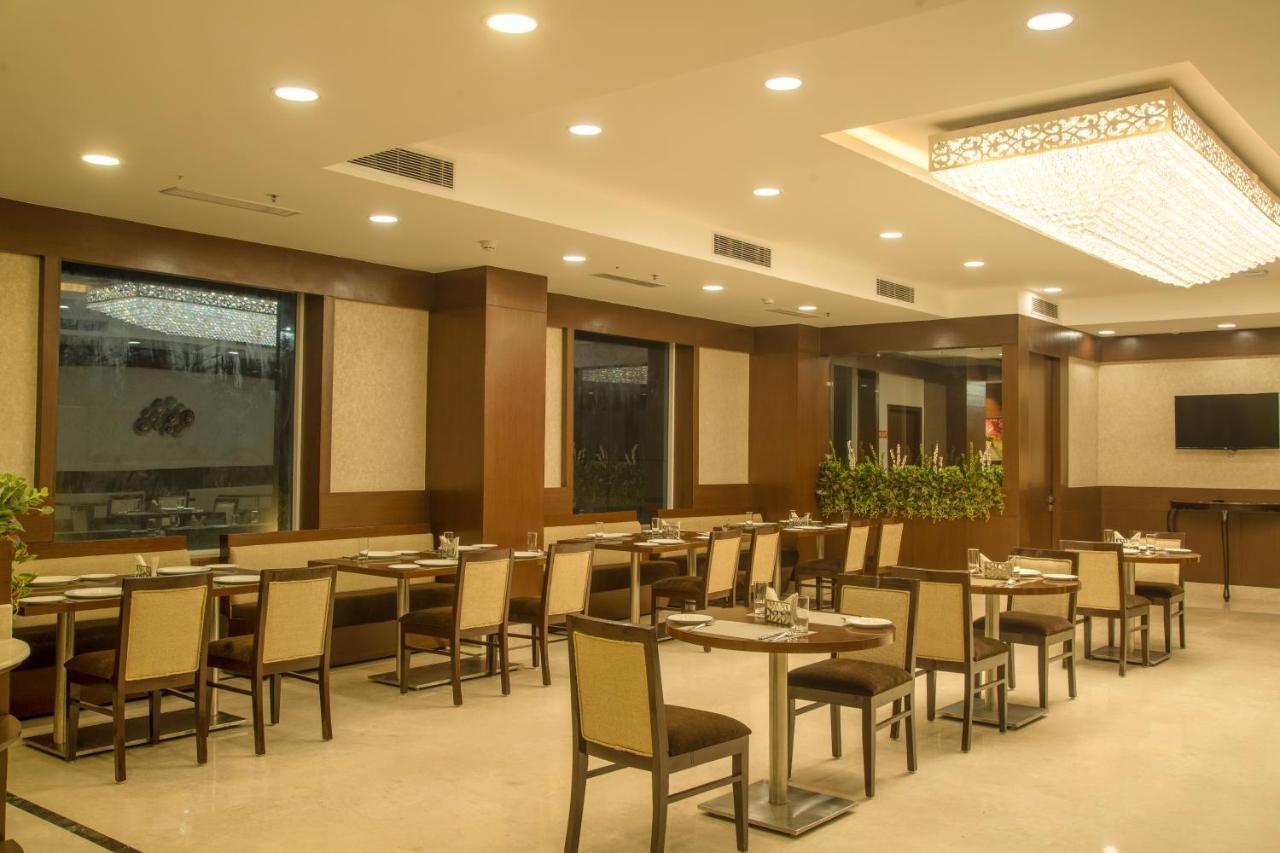 Lemon Tree Hotel, Noida Extérieur photo