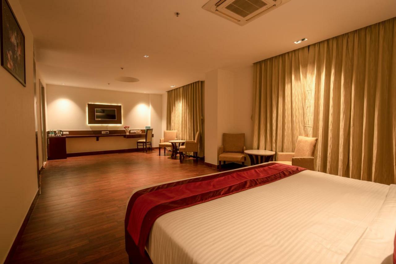 Lemon Tree Hotel, Noida Extérieur photo
